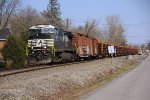 NS 4491 on rail train 913, dropping rail here